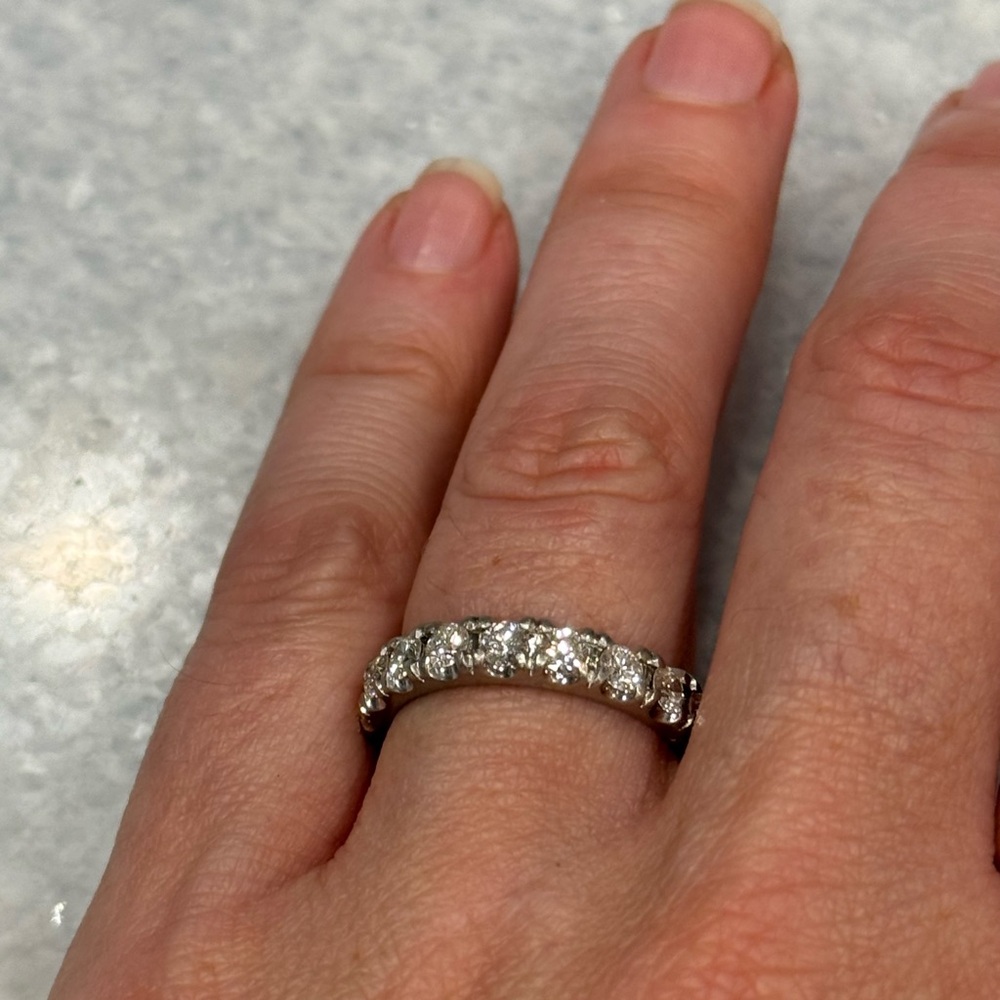 1.02 ct Diamond Platinum Band — report attached